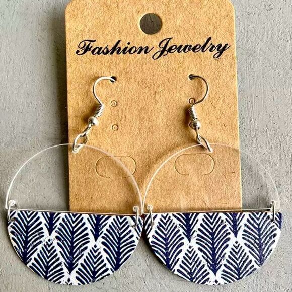 Tropical Palm Design Cork & Clear Acrylic Circular Drop Earrings NWT - Picture 1 of 12